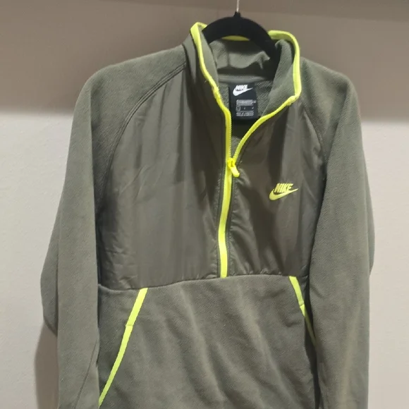 Nike Green and Neon Half-Zip Pullover - Picture 4 of 6